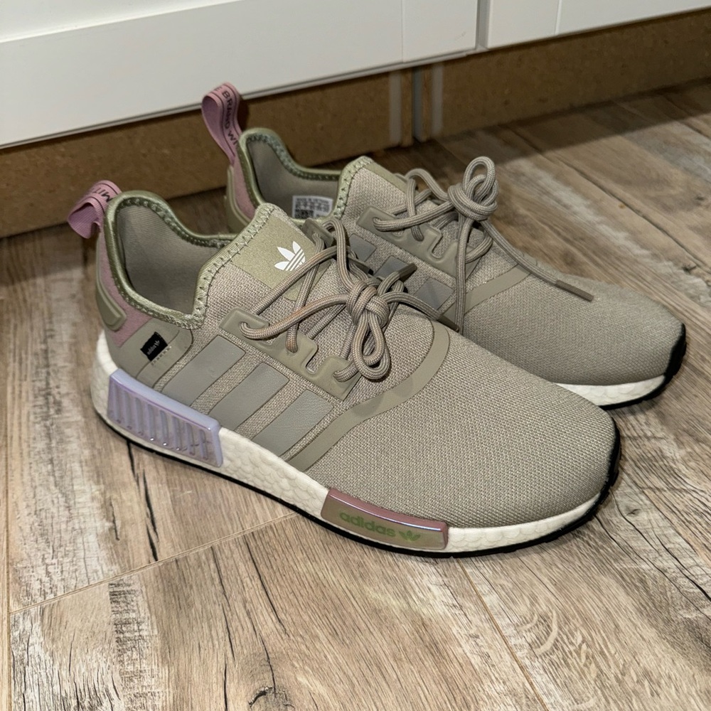 Adidas Green Sneakers for Everyday Comfort